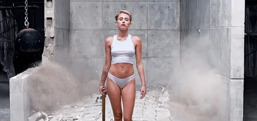 miley-cyrus-wrecking-ball-video-650-430