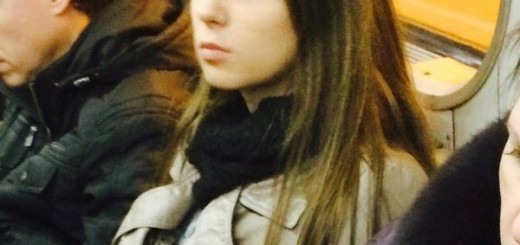 Subway+flasher+is+showing+pussy_164070_5483304