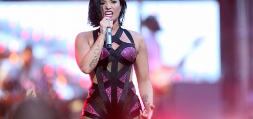 recording-artist-demi-lovato-performs-on-the-pepsi-stage-during-the-2015-mtv-video-music-awards-at-the-orpheum-theatre